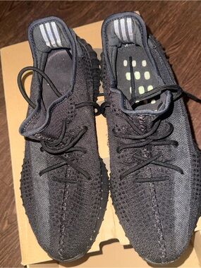 Yeezy 350 authentic mens 12.5